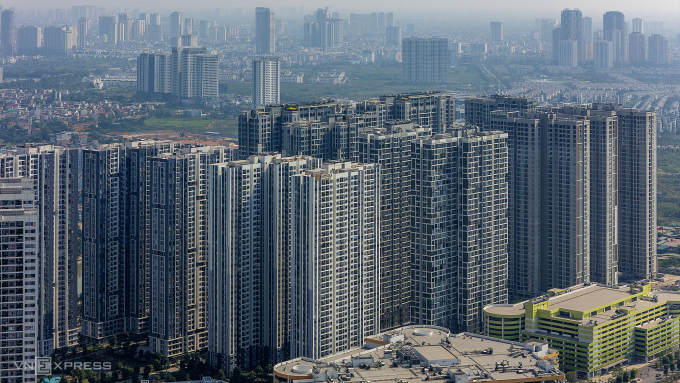 Một dãy tòa chung cư tại đại đô thị phía Tây Hà Nội. Ảnh: Giang Huy